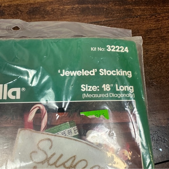 Vintage BUCILLA Felt Christmas 18" Stocking Kit FIRESIDE SANTA 32224 Jeweled NEW - Picture 2 of 5